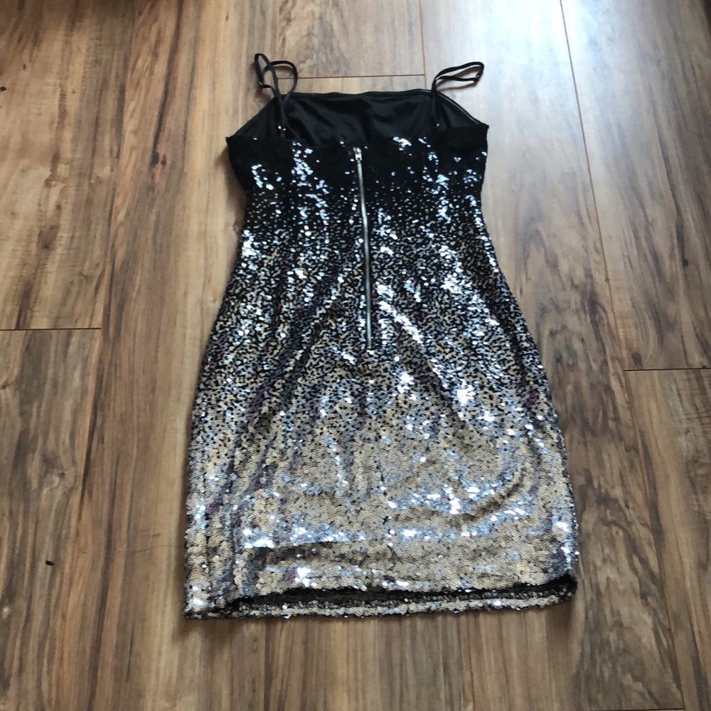 Beautiful Dress - Picture 2 of 2